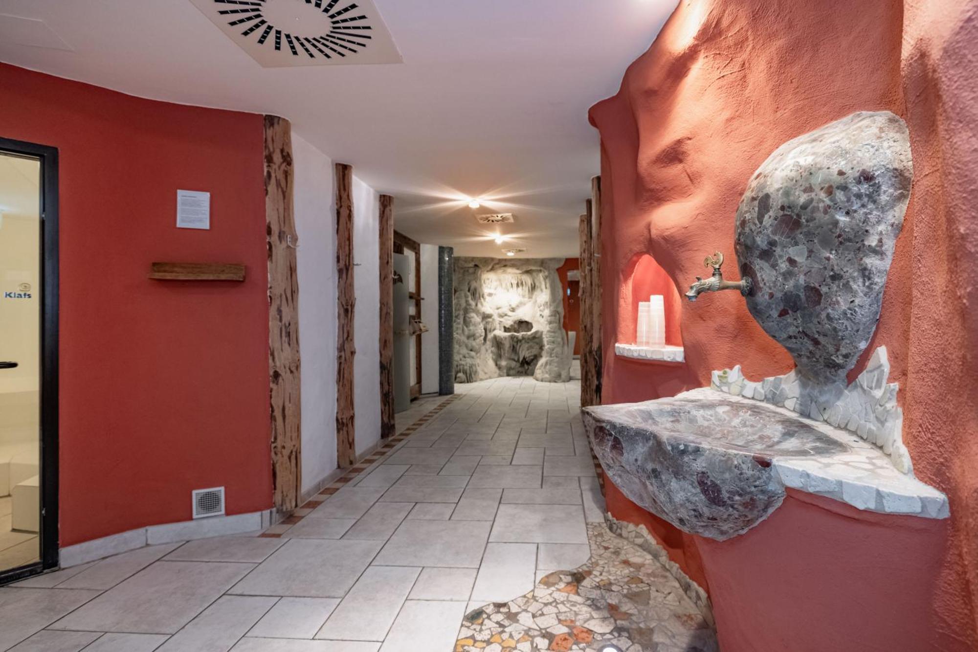 Alpen Adria Hotel & Spa 프레제거제 외부 사진